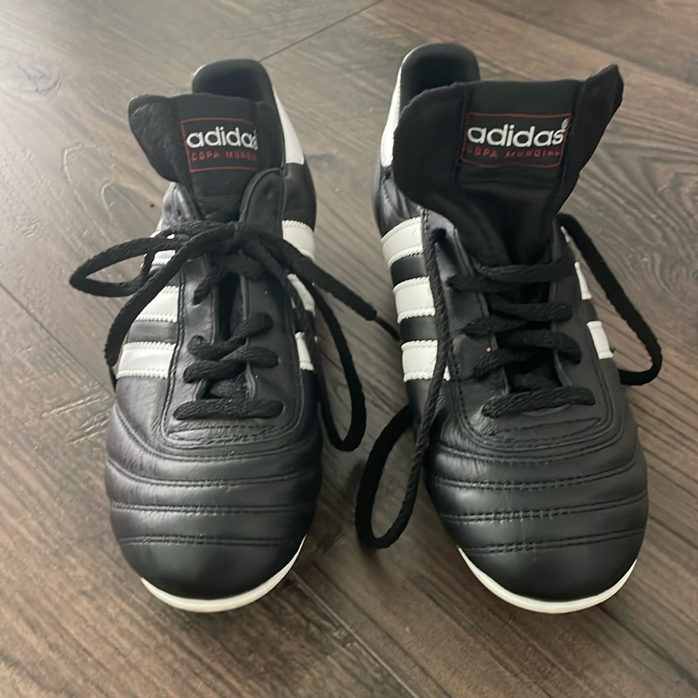 Adidas Copa Mundial Cleats new without tags size 4